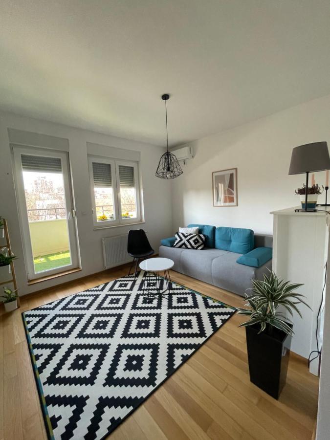 Sunny Studio Lägenhet Novi Sad Exteriör bild