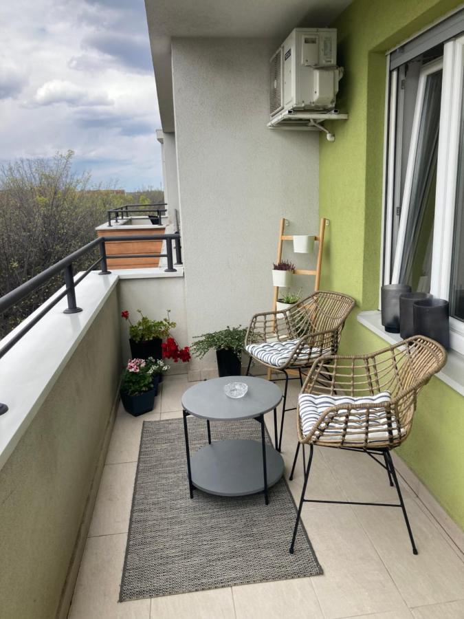 Sunny Studio Lägenhet Novi Sad Exteriör bild